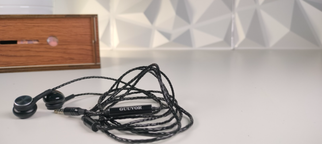 Auriculares magnéticos Guvor