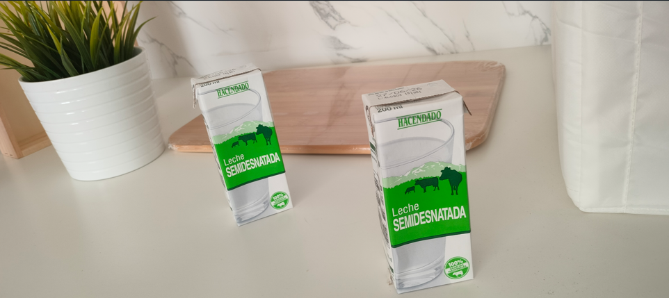 Leche semidesnatada Hacendado